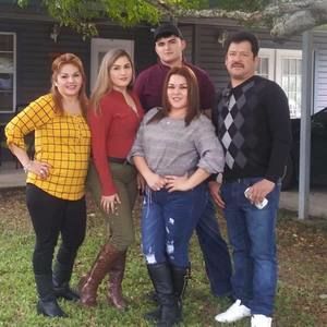 Meet your Posher, Dinorah